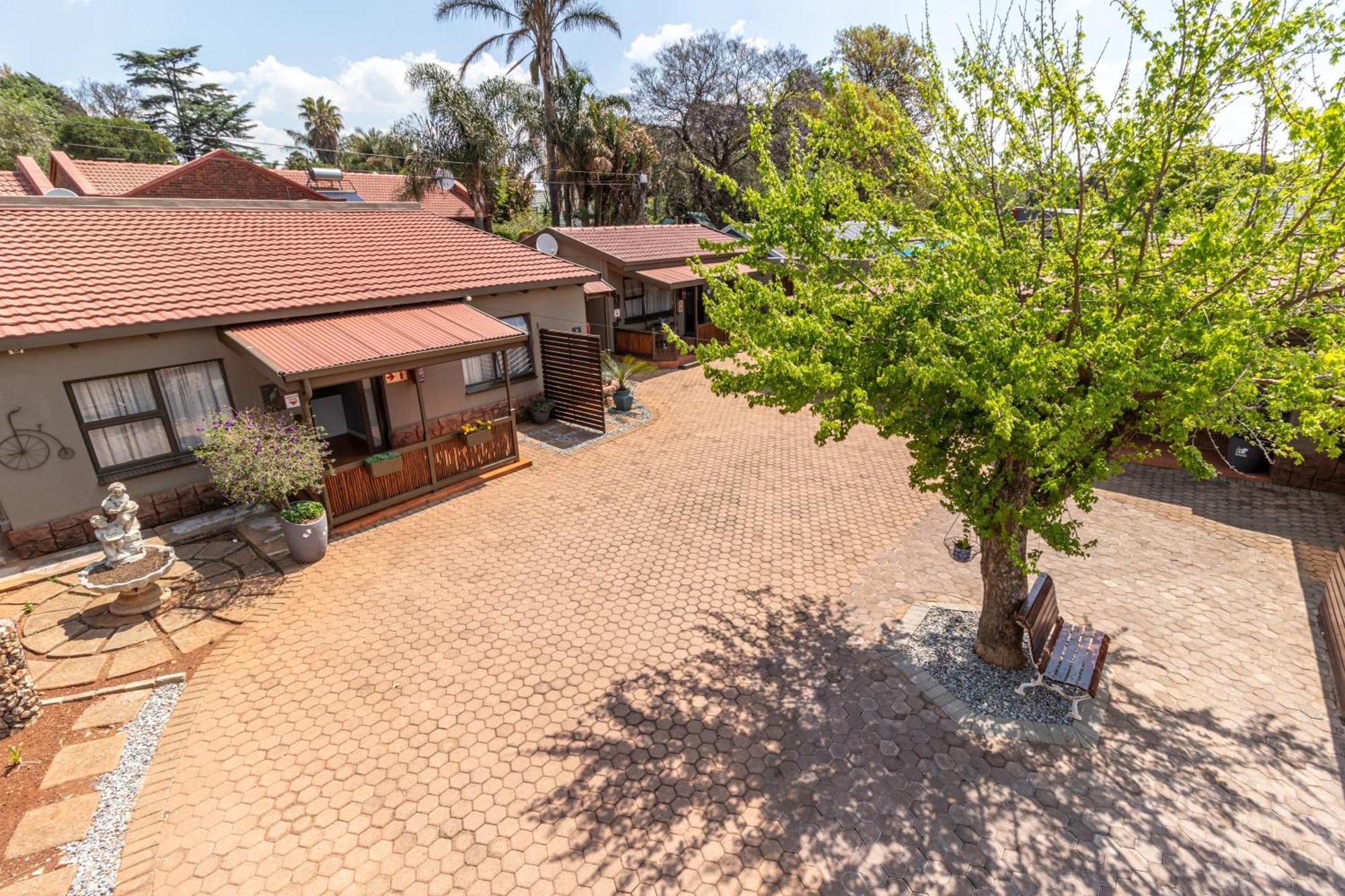 Gold Crest Guesthouse Roodepoort Ngoại thất bức ảnh